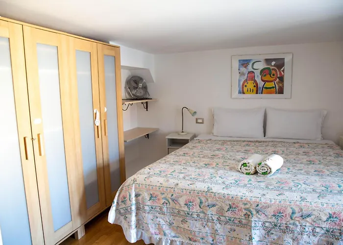 Porta Galliera Apartman *